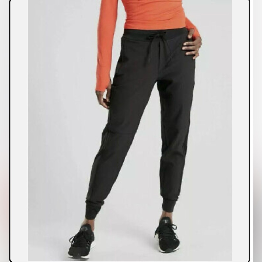 Athleta Headlands Hybrid Trek Jogger Pants. Size 2.